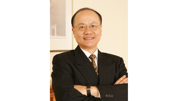 "Learning Mandarin will definitely help candidates in their job search in Hong Kong" - Interview with Chris Tsang - Executive Director of the HKUST MBA Program