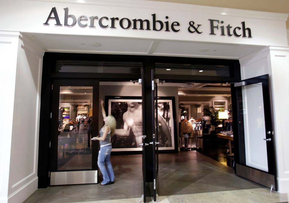 Does A&F Actively Discourage People Above 40 To Buy It's Products? - Strategy With RS