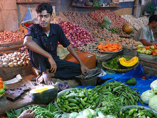 The Curious Case Of Traditional Subji Walas & Mushrooming Of Indian Start-ups