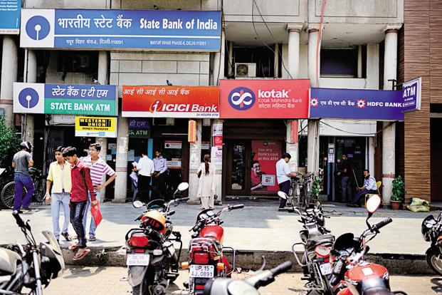 Whats Killing Bank Stocks? - Finance Guru Tamal Bandyopadhyay Speaks