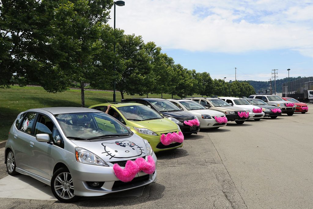 How Lyft Gained Competitive Advantage Over Uber - Strategy With RS
