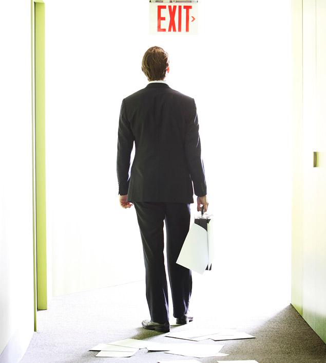 Quitting Your Job for B-School Entrance Tests – Pros and Cons