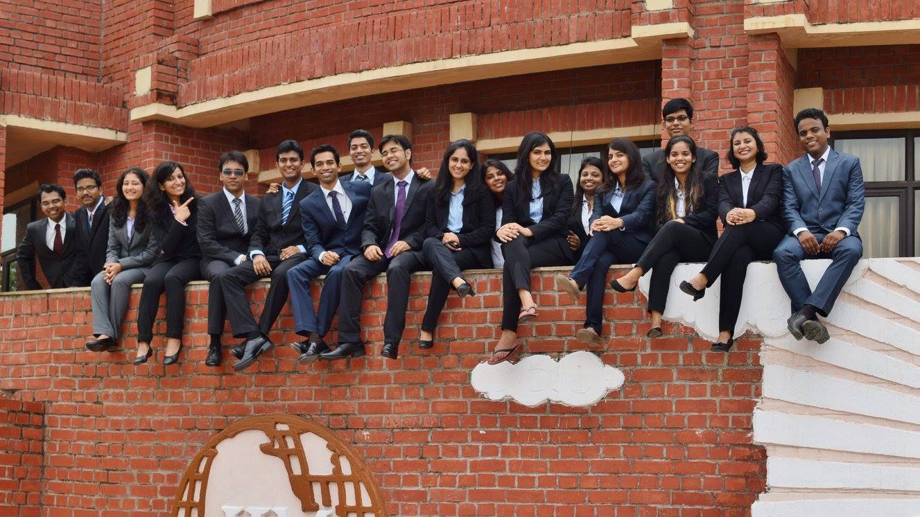 5 Mantras For Surviving The First Year At A B-School - InsideIIM