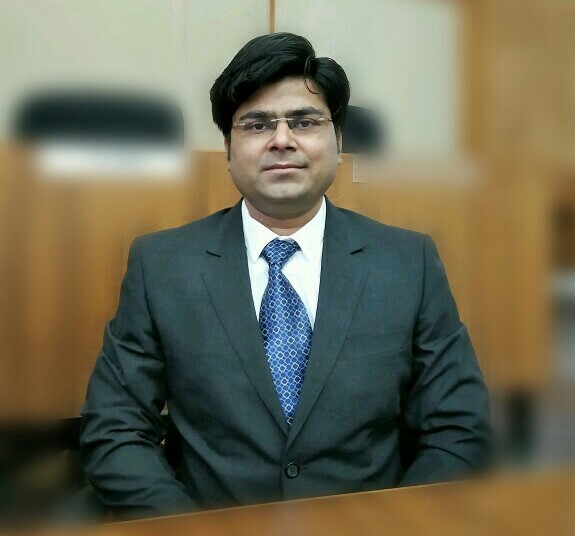 From Office Cubicle To IIM Classroom After 9 Years Of Work-Ex: Story Of A Fashionable Father