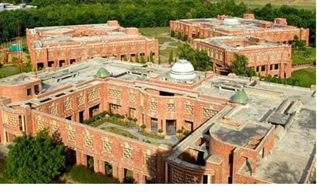 Preparing For B-School Interviews | Guidelines From An IIM Lucknow Student