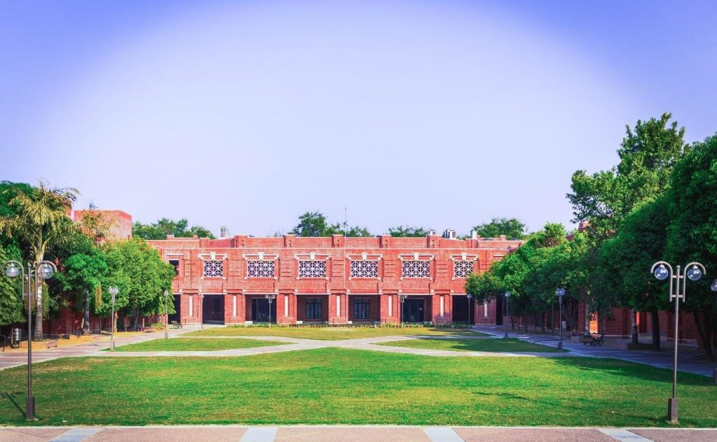 From ‘How Do I Spend 2 Years Here?’ To ‘Oh! Just A Year Is Left!’ - My Journey At IIM Lucknow