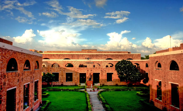 Aditya Birla Group- Make every step you take, a step closer to making it “Big In Your Life- Kanika Patwari, MDI Gurgaon