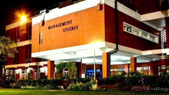 99.95 Percentiler And FMS Delhi Student's Tips On Cracking VARC