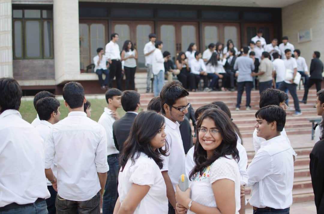 My Team Won The TBLA Case Competition In 1st Year Ft. Akriti Srivastava, InsideIIM’s Best 50