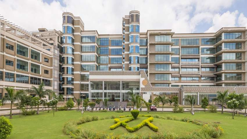 Meet The Favourite Professors At XLRI, SPJIMR, NITIE, MDI, MICA, IMT