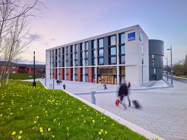 Top 10 Best Online MBA Programs In The World In 2022